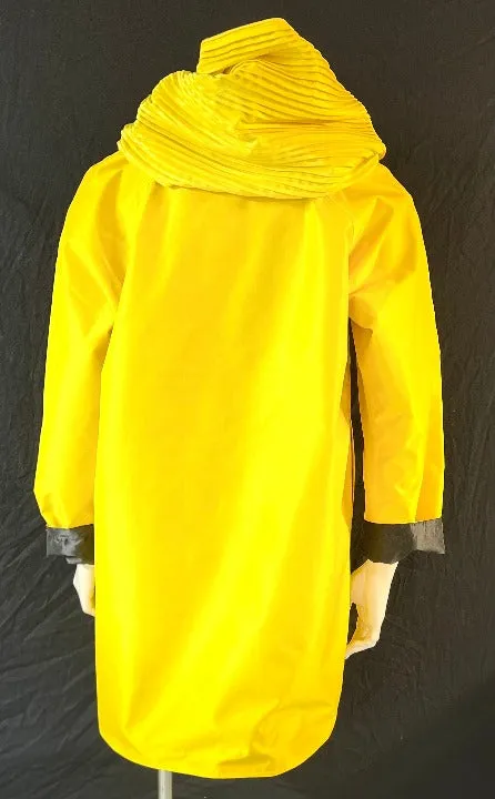 Oopéra Ladies' Reversible Raincoat With Print That Appears When Wet!