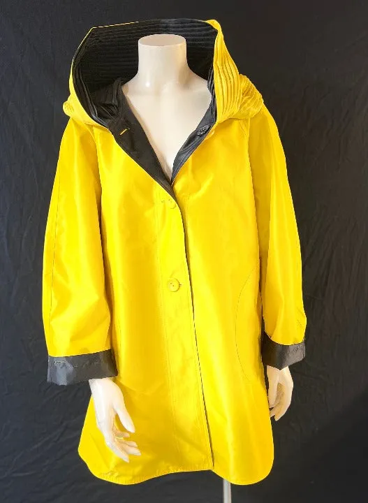 Oopéra Ladies' Reversible Raincoat With Print That Appears When Wet!